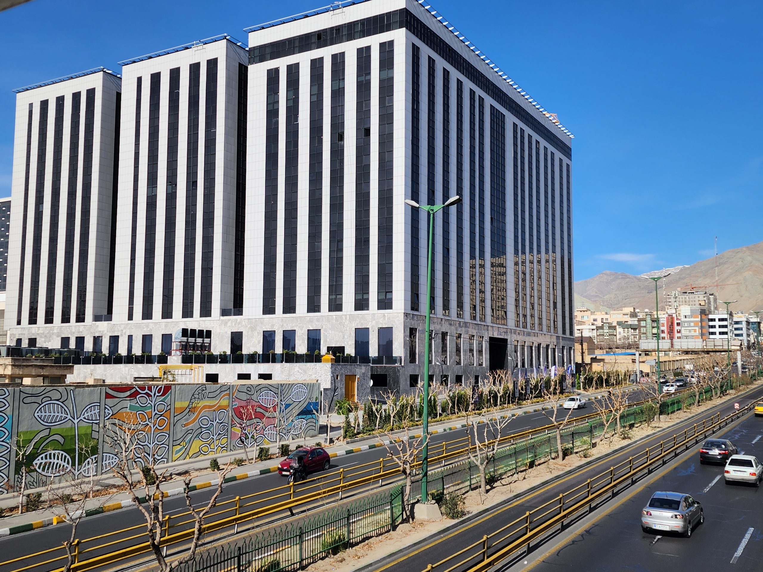 رونیکا پالاس اشرفی اصفهانی رونیکا پالاس اشرفی اصفهانی